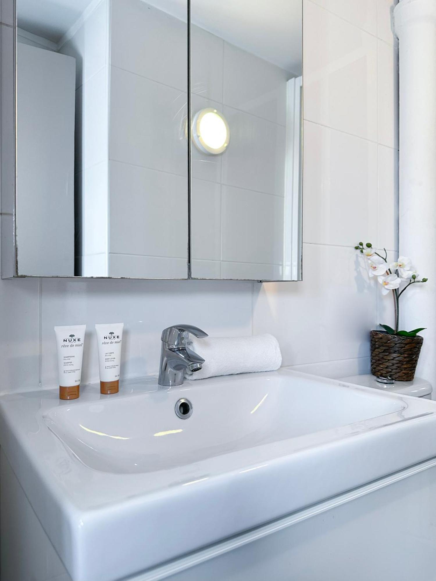 Chic Flat In Pantheon & Luxembourg Garden Apartment Paris Bagian luar foto